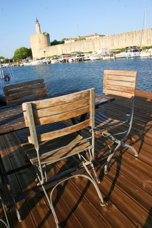 Hotel Peniche Poompui Aigues-Mortes Pokój zdjęcie